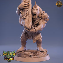 Load image into Gallery viewer, Green Skin - Tjundra The Crusher, The Fang Clan of Dogor, daybreak miniatures
