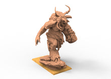 Load image into Gallery viewer, Beastmen - Geant minotaurus Beastmen warriors of Chaos
