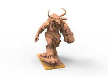 Load image into Gallery viewer, Beastmen - Geant minotaurus Beastmen warriors of Chaos
