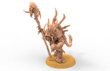 Load image into Gallery viewer, Beastmen - Chaman of Chaos from the East
