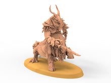 Load image into Gallery viewer, Beastmen - Centigon Squad Beastmen warriors of Chaos
