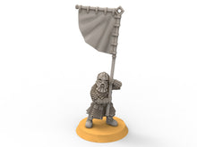 Load image into Gallery viewer, Dwarves - Mountain commander and banner, The Dwarfs of The Mountains, for Lotr, Medbury miniatures
