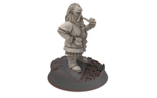 Load image into Gallery viewer, Dwarves - Dwarf with pipe, The Dwarfs of The Mountains, for Lotr, Medbury miniatures
