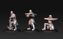 Load image into Gallery viewer, Orcs horde - Orc Crossbows infantry, Blood Handed Orcs Crossbow, Middle rings miniatures for wargame D&amp;D, Lotr... Medbury miniatures
