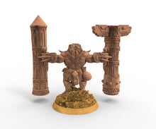 Load image into Gallery viewer, Beastmen - Jauger Bloodcrush, The Minotaurs of Fell Falls, Daybreak Miniatures
