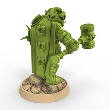 Load image into Gallery viewer, Green Skin - S’uura Sploit, The Fang Clan of Dogor, daybreak miniatures
